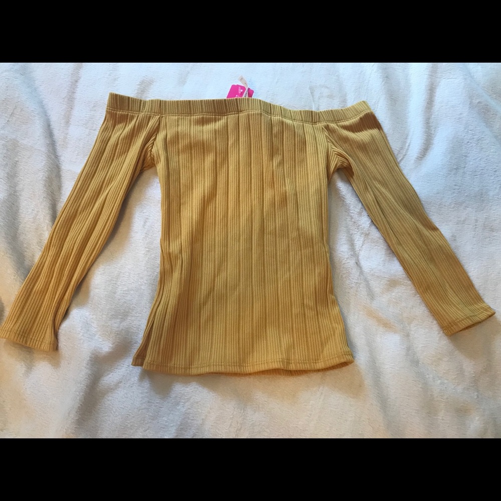 Yellow Top - Picture 2 of 3